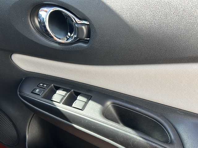 日産 ノート e－パワー X 石川県 2016(平28)年 4.5万km プレミアムコロナオレンジ 純正ナビ7インチ/フルセグTV/全方位カメラ/ドライブレコーダー/ETC/スマートルームミラー/コーナーセンサー/衝突被害軽減システム/横滑り防止装置/レーンキープアシスト/オートライト/スタッドレスタイヤ付/プッシュスタート/スマートキー/純正フロアマット