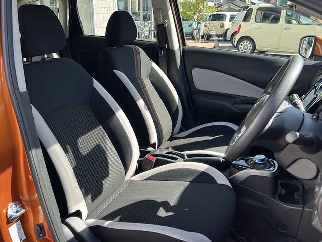 日産 ノート e－パワー X 石川県 2016(平28)年 4.5万km プレミアムコロナオレンジ 純正ナビ7インチ/フルセグTV/全方位カメラ/ドライブレコーダー/ETC/スマートルームミラー/コーナーセンサー/衝突被害軽減システム/横滑り防止装置/レーンキープアシスト/オートライト/スタッドレスタイヤ付/プッシュスタート/スマートキー/純正フロアマット