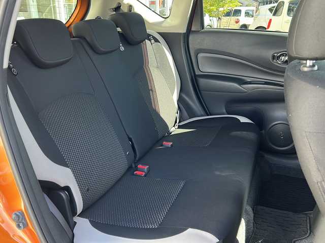 日産 ノート e－パワー X 石川県 2016(平28)年 4.5万km プレミアムコロナオレンジ 純正ナビ7インチ/フルセグTV/全方位カメラ/ドライブレコーダー/ETC/スマートルームミラー/コーナーセンサー/衝突被害軽減システム/横滑り防止装置/レーンキープアシスト/オートライト/スタッドレスタイヤ付/プッシュスタート/スマートキー/純正フロアマット