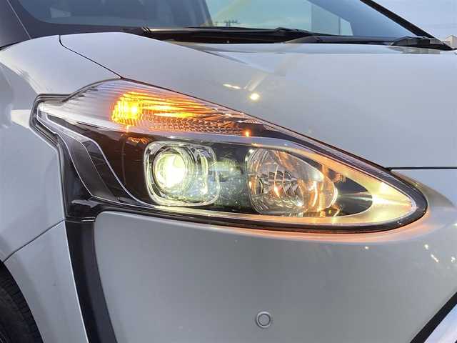 トヨタ シエンタ ファンベースG 香川県 2022(令4)年 2.6万km ホワイトパールクリスタルシャイン 登録時走行距離：25962km/ディーラー純正ナビ/　CD BT ワンセグTV/バックカメラ/前後ドライブレコーダー/ビルトインETC/プリクラッシュセーフティシステム/レーンキープアシスト/クリアランスソナー/オートハイビーム/LEDヘッドライト/オートライト/革巻きステアリング/ステアリングスイッチ/プッシュスタート/スマートキー