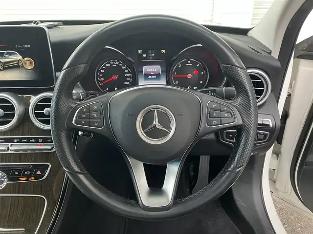 メルセデス・ベンツ Ｃ２２０ｄ 高知県 2015(平27)年 4.7万km 白 純正HDDナビ/Bluetooth接続/ETC/バックカメラ/シートヒーター/ターボ/クルーズコントロール/スマートキー/レーンキープアシスト/LEDヘッドライト/オートライト/コーナーセンサー/横滑り防止装置/フルセグ/アイドリングストップ