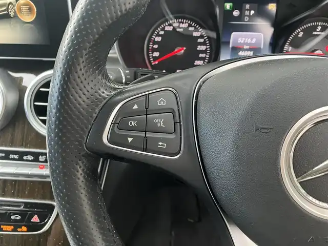 メルセデス・ベンツ Ｃ２２０ｄ 高知県 2015(平27)年 4.7万km 白 純正HDDナビ/Bluetooth接続/ETC/バックカメラ/シートヒーター/ターボ/クルーズコントロール/スマートキー/レーンキープアシスト/LEDヘッドライト/オートライト/コーナーセンサー/横滑り防止装置/フルセグ/アイドリングストップ
