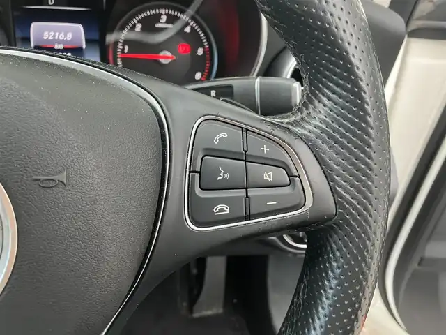 メルセデス・ベンツ Ｃ２２０ｄ 高知県 2015(平27)年 4.7万km 白 純正HDDナビ/Bluetooth接続/ETC/バックカメラ/シートヒーター/ターボ/クルーズコントロール/スマートキー/レーンキープアシスト/LEDヘッドライト/オートライト/コーナーセンサー/横滑り防止装置/フルセグ/アイドリングストップ