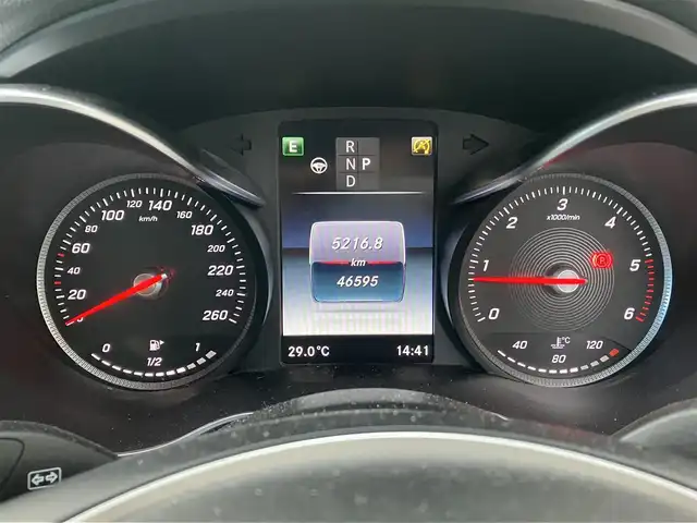 メルセデス・ベンツ Ｃ２２０ｄ 高知県 2015(平27)年 4.7万km 白 純正HDDナビ/Bluetooth接続/ETC/バックカメラ/シートヒーター/ターボ/クルーズコントロール/スマートキー/レーンキープアシスト/LEDヘッドライト/オートライト/コーナーセンサー/横滑り防止装置/フルセグ/アイドリングストップ