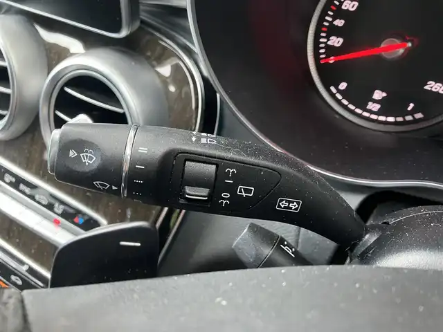 メルセデス・ベンツ Ｃ２２０ｄ 高知県 2015(平27)年 4.7万km 白 純正HDDナビ/Bluetooth接続/ETC/バックカメラ/シートヒーター/ターボ/クルーズコントロール/スマートキー/レーンキープアシスト/LEDヘッドライト/オートライト/コーナーセンサー/横滑り防止装置/フルセグ/アイドリングストップ