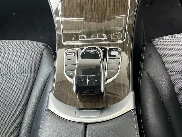 メルセデス・ベンツ Ｃ２２０ｄ 高知県 2015(平27)年 4.7万km 白 純正HDDナビ/Bluetooth接続/ETC/バックカメラ/シートヒーター/ターボ/クルーズコントロール/スマートキー/レーンキープアシスト/LEDヘッドライト/オートライト/コーナーセンサー/横滑り防止装置/フルセグ/アイドリングストップ