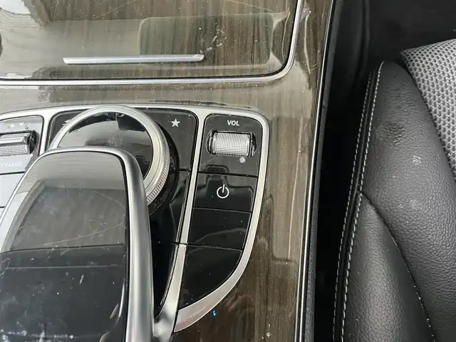 メルセデス・ベンツ Ｃ２２０ｄ 高知県 2015(平27)年 4.7万km 白 純正HDDナビ/Bluetooth接続/ETC/バックカメラ/シートヒーター/ターボ/クルーズコントロール/スマートキー/レーンキープアシスト/LEDヘッドライト/オートライト/コーナーセンサー/横滑り防止装置/フルセグ/アイドリングストップ