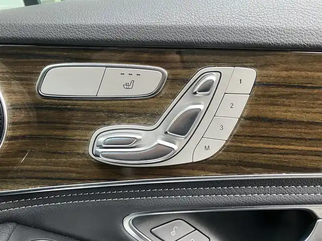 メルセデス・ベンツ Ｃ２２０ｄ 高知県 2015(平27)年 4.7万km 白 純正HDDナビ/Bluetooth接続/ETC/バックカメラ/シートヒーター/ターボ/クルーズコントロール/スマートキー/レーンキープアシスト/LEDヘッドライト/オートライト/コーナーセンサー/横滑り防止装置/フルセグ/アイドリングストップ
