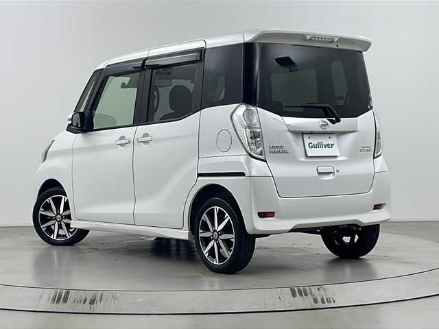 日産 デイズ ルークス ハイウェイスター Gターボ 埼玉県 2017(平29)年 5.3万km ホワイトパール 純正SDナビ/（SD／AM／FM／CD／DVD／フルTV／Bluetooth）/全方位カメラ/クルーズコントロール/両側パワースライドドア/LEDライト/前後ドライブレコーダー/純正アルミホイール/純正フロアマット/レーダー（ZDR036）