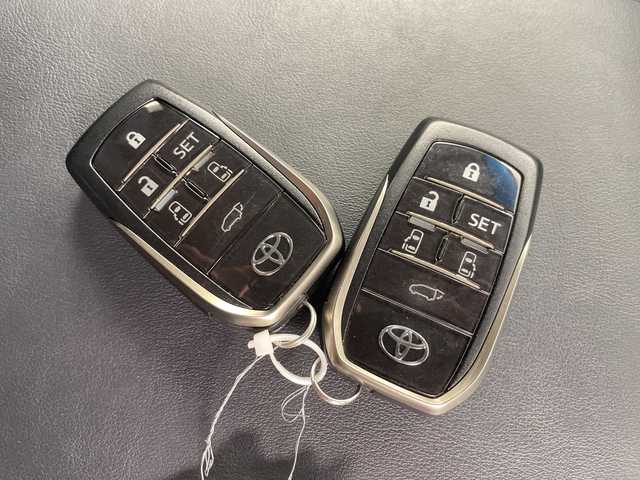 トヨタ ヴェルファイア ハイブリット ZR 道央・札幌 2018(平30)年 4.4万km ダークレッドマイカメタリック ・４WD/ハイブリッド/・トヨタセーフティセンス/・レーダークルーズコントロール/・プリクラッシュセーフティ/・純正10インチSDナビ/・DVD.CD.SD.フルセグ/・Bluetooth/バックカメラ /・フリップダウン モニター/・両側パワースライドドア /・パワーバックドア /オットマンシート/・黒レザーシート/シートヒーター/・パワーシート/ベンチレーション/・LEDライト/オートハイビーム/・３眼ヘッドライト/・ビルトインETC