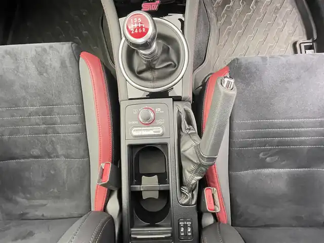 スバル ＷＲＸ ＳＴＩ STI タイプS 千葉県 2018(平30)年 4.3万km クリスタルホワイトP 4WD/アドバンスドセイフティパッケージ/・スバルリヤビークルディテクション（後側方警戒支援システム）/・ハイビームアシスト/・フロント&サイドビューモニター/純正８インチメモリナビ/CD DVD MSV BT フルセグ/LEDオートライト/STI純正バケットーシート/前席シートヒーター/D席パワーシート/純正19インチアルミホイール/革巻きステアリング/ステアリングスイッチ/ドアバイザー/プッシュスタート/スマートキー/ETC