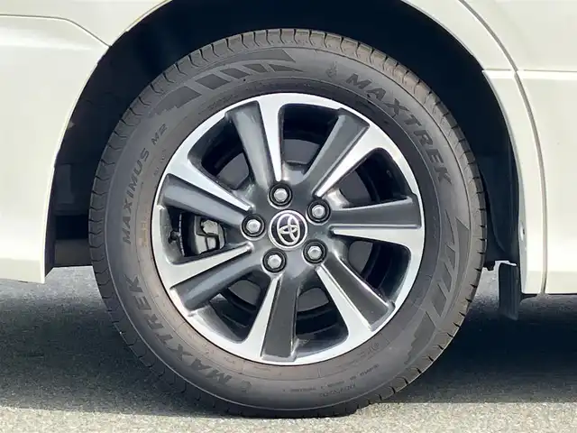 トヨタ ヴォクシー ZS 煌Ⅲ 静岡県 2021(令3)年 2.9万km ホワイトパールクリスタルシャイン 純正ナビ（CD/DVD/BT/フルセグ）/地図SD無し/バックカメラ/後席モニター/ドライブレコーダー/Wオートエアコン/エンジンスタートボタン/パワーステアリング/パワーウィンドウ/アイドリングストップ/クルーズコントロール/USB入力端子/ETC/3列シート/ウォークスルー/フロアマット/両側パワースライドドア/ハーフレザーシート/純正アルミホイール/ABS/横滑り防止装置/コーナーセンサー前後/レーンキープアシスト/オートライト/オートマチックハイビーム/LEDヘッドライト/Wエアバック/衝突軽減システム