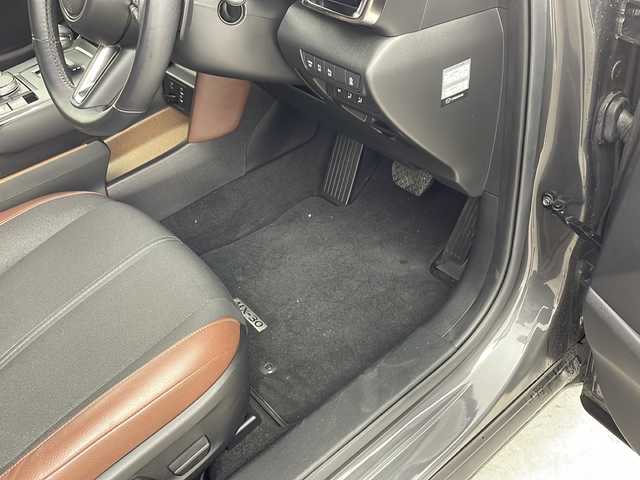 マツダ ＭＸ－３０ インダストリアルクラシック 兵庫県 2021(令3)年 2.7万km マシーングレープレミアムM ・純正ナビ/Bluetooth/AM/FM/TV/HDMI/・バックカメラ/・スマートブレーキサポート/・スマートブレーキサポート（後退時）/・緊急時車線維持支援/・ディスタンス＆スピードアラート/・レーンキープアシスト/・後側方接近車両検知/・ブラインドスポットモニター/・レーダクルーズコントロール/・オートハイビーム/・ステアリングスイッチ/・ステアリングヒーター/・ハーフレザーシート/・前席シートヒーター/・運転席パワーシート（メモリー付き）/・純正フロアマット/・純正アルミホイールタイヤ/・LEDヘッドライト/・前後ドライブレコーダー/・ETC/・取扱説明書/・保証書/・スペアキー/・ベーシックパッケージ/・エクステリアパッケージ/・インテリアパッケージ/・ユーティリティーパッケージ