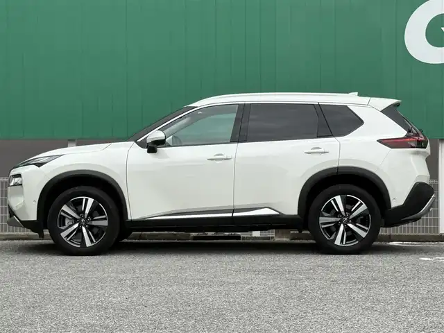 日産 エクストレイル G 千葉県 2024(令6)年 1.2万km ブリリアントホワイトパール NissanConnectインフォテインメントシステム（AM/FM/Bluetooth/フルセグTV）/プロパイロット/バックカメラ/アラウンドビューモニター/ETC2.0/前後ドライブレコーダー/ステアリングヒーター/シートヒーター/前席パワーシート/レザーシート/LEDヘッドライト/フォグランプ/オートマチックハイビーム/純正フロアマット/純正アルミホイール