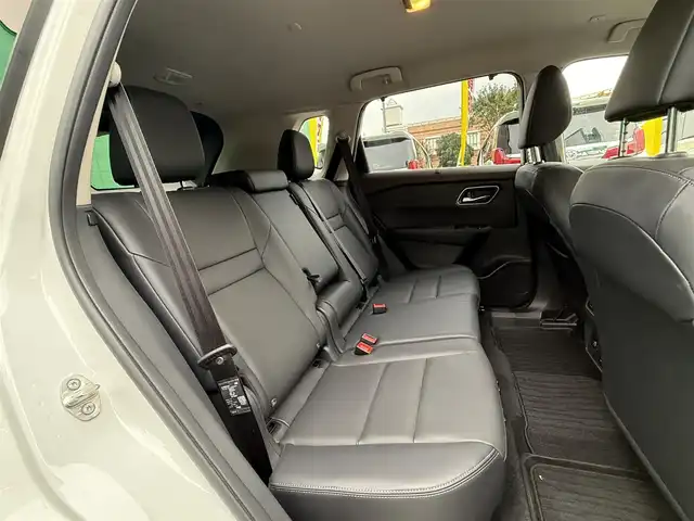 日産 エクストレイル G 千葉県 2024(令6)年 1.2万km ブリリアントホワイトパール NissanConnectインフォテインメントシステム（AM/FM/Bluetooth/フルセグTV）/プロパイロット/バックカメラ/アラウンドビューモニター/ETC2.0/前後ドライブレコーダー/ステアリングヒーター/シートヒーター/前席パワーシート/レザーシート/LEDヘッドライト/フォグランプ/オートマチックハイビーム/純正フロアマット/純正アルミホイール