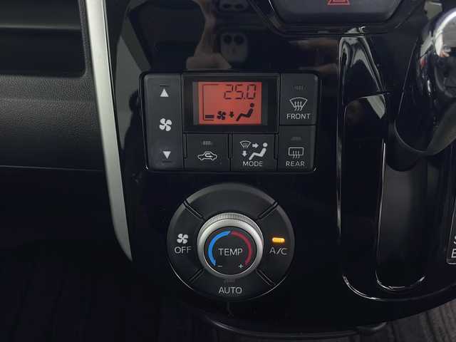 ダイハツ タント カスタム X SA 秋田県 2014(平26)年 6.8万km ファイアークォーツレッドM ４WD/社外ナビ【AM/FM/CD】/両側パワースライドドア　/ＬＥＤヘッドライト /スマートキー/前方ドライブレコーダー /アイドリングストップ /横滑り防止装置 /衝突被害軽減システム /プッシュスタート /オートライト /サイドバイザー/ウィンカーミラー/リアサンシェード/オートエアコン/オートライト/純正フロアマット/リアサンシェード/シートカバー有/フォグライト/純正AW/保証書