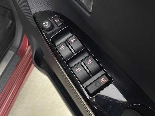 ダイハツ タント カスタム X SA 秋田県 2014(平26)年 6.8万km ファイアークォーツレッドM ４WD/社外ナビ【AM/FM/CD】/両側パワースライドドア　/ＬＥＤヘッドライト /スマートキー/前方ドライブレコーダー /アイドリングストップ /横滑り防止装置 /衝突被害軽減システム /プッシュスタート /オートライト /サイドバイザー/ウィンカーミラー/リアサンシェード/オートエアコン/オートライト/純正フロアマット/リアサンシェード/シートカバー有/フォグライト/純正AW/保証書