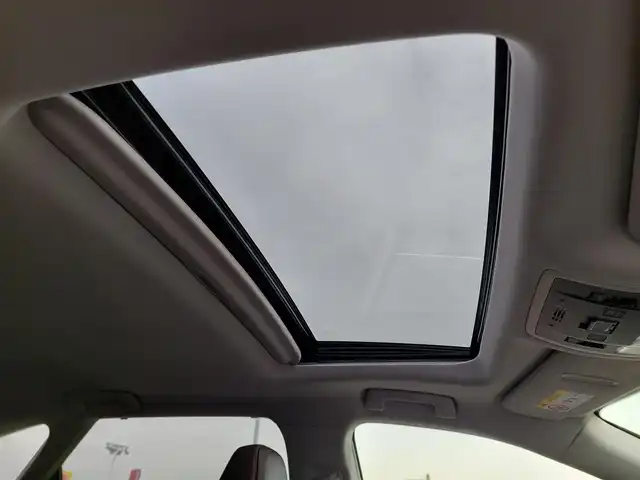 レクサス ＲＸ 450hL 東京都 2020(令2)年 2.2万km グラファイトブラックガラスフレーク ６人乗り：２列目キャプテンシート/サンルーフ/ルーフレール/レクサスセーフティ＋/プリクラッシュセーフティ/レーントレーシングアシスト/オートハイビーム/ブラインドスポットモニター/ヘッドアップディスプレイ/純正メーカーナビ/パノラミックビューモニター/本革シート/シートヒーター/ベンチレーション/AC100V電源/ワイヤレス充電/三連眼LEDライト/電動リアゲート