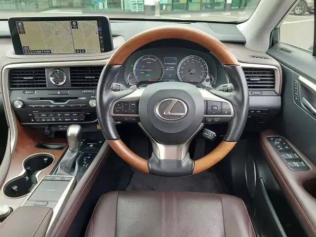 レクサス ＲＸ 450hL 東京都 2020(令2)年 2.2万km グラファイトブラックガラスフレーク ６人乗り：２列目キャプテンシート/サンルーフ/ルーフレール/レクサスセーフティ＋/プリクラッシュセーフティ/レーントレーシングアシスト/オートハイビーム/ブラインドスポットモニター/ヘッドアップディスプレイ/純正メーカーナビ/パノラミックビューモニター/本革シート/シートヒーター/ベンチレーション/AC100V電源/ワイヤレス充電/三連眼LEDライト/電動リアゲート