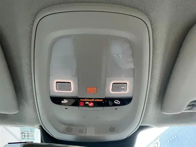 ボルボ ボルボ ＸＣ４０ アルティメット B4 AWD 高知県 2022(令4)年 2.5万km クリスタルホワイトP harman/kardonプレミアムサウンド/純正9型ナビ【Google機能搭載】/・AM/FM/Bluetooth/AppleCarPlay/youtube/ステアリングスイッチ/全方位カメラ/白レザーシート/パワーシート/メモリーシート/全席シートヒーター/電動リアゲート/スマートキー/プッシュスタート/ETC/電格ミラー/ウィンカーミラー/オートライト/フォグランプ/バックフォグランプ/LEDヘッドライト/レーダークルーズコントロール/クリスタルガラスシフトノブ/革巻きステアリング/ステアリングスイッチ/トノカバー/ルーフレール/純正19インチアルミホイール/衝突回避被害軽減ブレーキシステム/オンカミングレーンミティゲーション/ロードサインアシスト/ランオフロードミティゲーション/リア衝突回避被害軽減ブレーキシステム/パイロットアシスト/全車速追従機能付ACC/ステアリングアシスト付BLIS/衝突回避被害軽減ブレーキ機能付CTA/被追突時警告機能