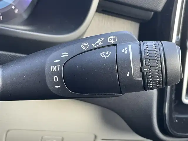 ボルボ ボルボ ＸＣ４０ アルティメット B4 AWD 高知県 2022(令4)年 2.5万km クリスタルホワイトP harman/kardonプレミアムサウンド/純正9型ナビ【Google機能搭載】/・AM/FM/Bluetooth/AppleCarPlay/youtube/ステアリングスイッチ/全方位カメラ/白レザーシート/パワーシート/メモリーシート/全席シートヒーター/電動リアゲート/スマートキー/プッシュスタート/ETC/電格ミラー/ウィンカーミラー/オートライト/フォグランプ/バックフォグランプ/LEDヘッドライト/レーダークルーズコントロール/クリスタルガラスシフトノブ/革巻きステアリング/ステアリングスイッチ/トノカバー/ルーフレール/純正19インチアルミホイール/衝突回避被害軽減ブレーキシステム/オンカミングレーンミティゲーション/ロードサインアシスト/ランオフロードミティゲーション/リア衝突回避被害軽減ブレーキシステム/パイロットアシスト/全車速追従機能付ACC/ステアリングアシスト付BLIS/衝突回避被害軽減ブレーキ機能付CTA/被追突時警告機能