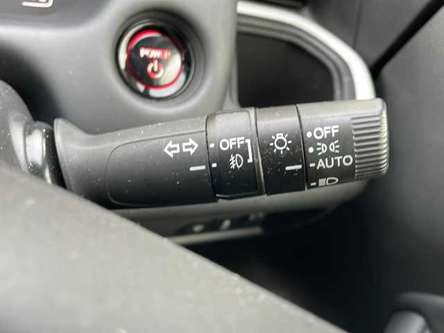 ホンダ フィット e:HEVホーム 道東・釧路十勝 2021(令3)年 1.9万km プレミアムサンライトホワイトパール 4WD/純正９インチナビ　/(AM/FM/フルセグTV/ＤＶＤ再生/Ｂｌｕｅｔｏｏｔｈ接続)/前後ドライブレコーダー　/ＥＴＣ　/バックカメラ/電動パーキングブレーキ　/渋滞追従機能付アダプティブ・クルーズ・コントロール/前後コーナーセンサー　/レーンアシスト　/衝突軽減ブレーキ/横滑り防止装置/アイドリングストップ　/スマートキー/プッシュスタート　/純正ＬＥＤヘッドライト/純正フロアマット/社外15インチアルミホイール/サマータイヤ積み込み/・195/60/R15/・社外アルミホイール/・溝5ミリ