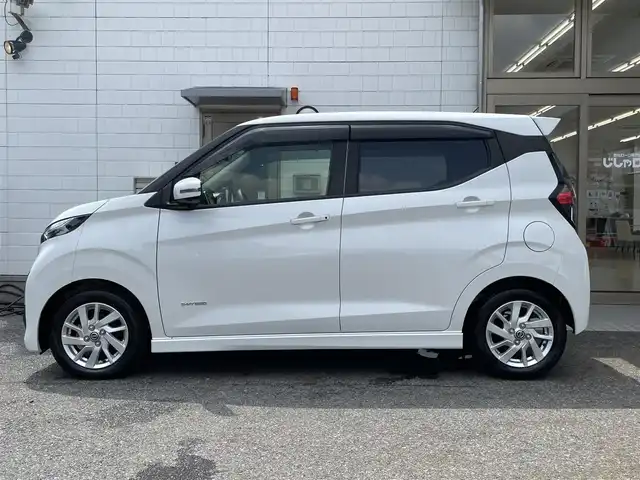 日産 デイズ ハイウェイスターX 滋賀県 2019(令1)年 5.6万km ホワイトパール (株)IDOMが運営する【じしゃロン草津店】の自社ローン専用車両になりますこちらは現金またはオートローンご利用時の価格です。自社ローンご希望の方は別途その旨お申付け下さい/ディスプレイオーディオ/Bluetooth Audio/アラウンドビューモニター/衝突被害軽減ブレーキ/アイドリングストップ/前後ドライブレコーダー/LEDヘッドライト/オートライト /インテリジェントキーx2 /純正エアロ/フォグランプ/コーナーセンサー