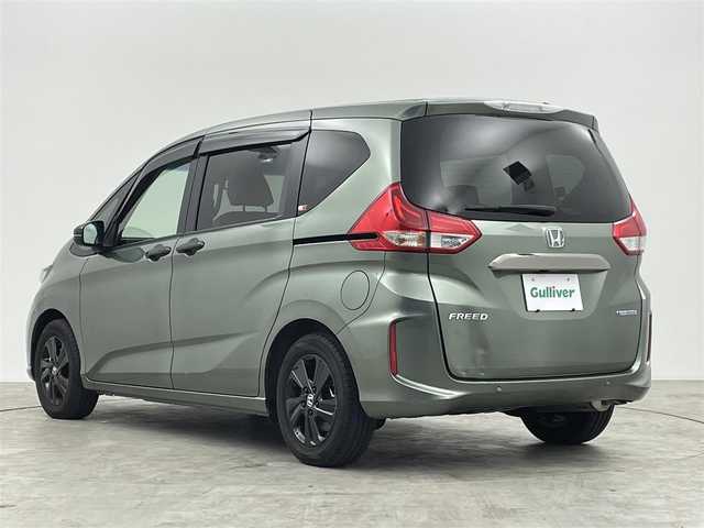 ホンダ フリード ハイブリット G ブラックスタイル 群馬県 2023(令5)年 0.7万km シルバーミストグリーンM 純正９インチナビ　バックカメラ　衝突軽減ブレーキ　レーダークルーズコントロール　レーンキープアシスト　シートヒーター　両側パワースライドドア　コーナーセンサー　ドライブレコーダー　ＥＴＣ　禁煙車