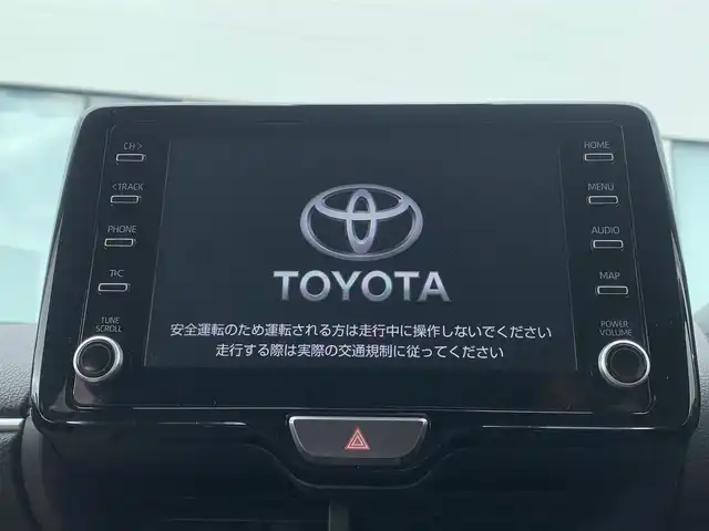 トヨタ ヤリスクロス ハイブリッド Z 大阪府 2022(令4)年 4.3万km ホワイトパールクリスタルシャイン 純正８インチナビ/   Bluetooth/USB/衝突軽減/ＢＳＭ/全方位モニター/前席シートヒーター/レーダークルーズコントロール/パワーシート/ドライブレコーダー/純正フロアマット/プッシュスタート/スマートキー/ハーフレザー/ＥＴＣ/ＬＥＤライト