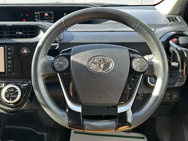 トヨタ アクア リルヴィーS 山形県 2018(平30)年 4.4万km スーパーレッドⅤ 純正ナビ/AM/FM/TV/SD//Bluetooth/ベージュレザーシート/衝突被害軽減装置/禁煙車/バックカメラ/前後コーナーセンサー/社外フロントエアロ/ETC2.0/LEDヘッドライト/クルーズコントロール/スマートキー/シートヒーターD/N/前ドライブレコーダー/純正オーディオ/フォグランプ/プッシュスタート/レーンキープアシスト/オートライト/オートハイビーム/T-connect/横滑り軽減装置/ナノイー/ドアバイザー/冬タイヤ積載/保証書/取扱説明書