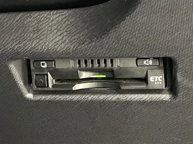 トヨタ アクア G 愛知県 2019(令1)年 7.6万km ホワイトパールクリスタルシャイン 社外メモリナビ　ＢＴ　バックカメラ　プッシュスタート　ＥＴＣ　オートライト　スマートキー　トヨタセーフティセンス　衝突軽減装置　車線逸脱　踏み間違い防止　コーナーセンサー　クルーズコントロール　禁煙車
