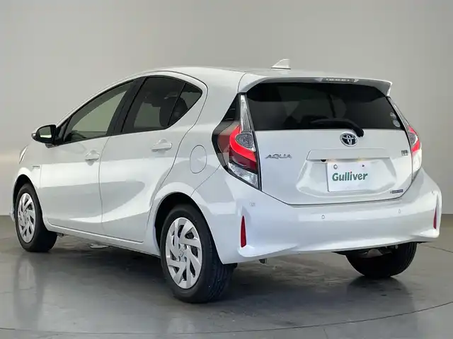 トヨタ アクア G 愛知県 2019(令1)年 7.6万km ホワイトパールクリスタルシャイン 社外メモリナビ　ＢＴ　バックカメラ　プッシュスタート　ＥＴＣ　オートライト　スマートキー　トヨタセーフティセンス　衝突軽減装置　車線逸脱　踏み間違い防止　コーナーセンサー　クルーズコントロール　禁煙車