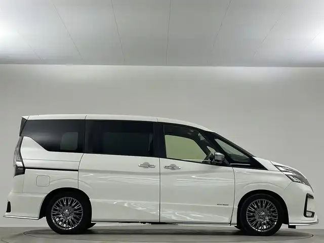 日産 セレナ オーテック スポーツスペック 埼玉県 2021(令3)年 2万km ブリリアントホワイトパール 純正１０インチナビ　アラウンドビューモニター　プロパイロット　両側電動スライドドア　ＥＴＣ　ドライブレコーダー　デジタルインナーミラー　シートヒーター　ステアリングヒーター　ＢＳＭ　衝突被害軽減