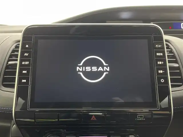 日産 セレナ オーテック スポーツスペック 埼玉県 2021(令3)年 2万km ブリリアントホワイトパール 純正１０インチナビ　アラウンドビューモニター　プロパイロット　両側電動スライドドア　ＥＴＣ　ドライブレコーダー　デジタルインナーミラー　シートヒーター　ステアリングヒーター　ＢＳＭ　衝突被害軽減