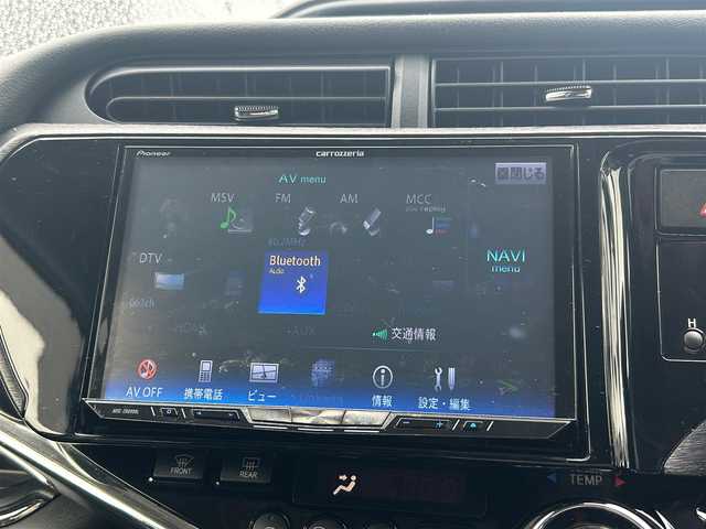 トヨタ アクア G G’s 大阪府 2016(平28)年 4.8万km ライムホワイトパールクリスタルシャイン 社外8インチナビ（サイバーナビ）　/   フルセグTV/CD/DVD/Bluetooth /USB /バックカメラ　　/横滑り防止装置/クルーズコントロール/レーンキープアシスト/ドライブレコーダー（前方）/オートマチックハイビーム/純正フロアマット/プッシュスタート/スマートキー　/純正17インチアルミホイール（G’s）　/純正エアロ（フロント、リア、サイド）　/LEDヘッドランプ　/ETC/LED　