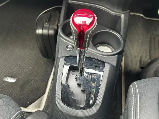 トヨタ アクア G G’s 愛知県 2016(平28)年 4.8万km ライムホワイトパールクリスタルシャイン 社外8インチナビ（サイバーナビ）　/   フルセグTV/CD/DVD/Bluetooth /USB /バックカメラ　　/横滑り防止装置/クルーズコントロール/レーンキープアシスト/ドライブレコーダー（前方）/オートマチックハイビーム/純正フロアマット/プッシュスタート/スマートキー　/純正17インチアルミホイール（G’s）　/純正エアロ（フロント、リア、サイド）　/LEDヘッドランプ　/ETC/LED　