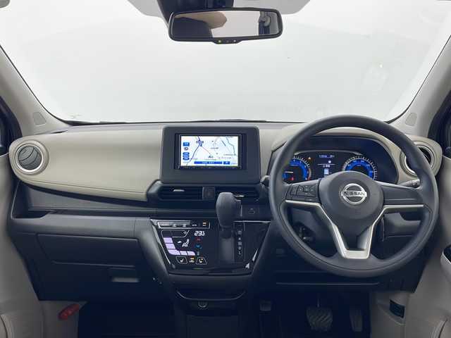 日産 デイズ X 秋田県 2023(令5)年 1.5万km ブラック 4WD/社外ナビ/(Bluetooth/FM/AM)/バックカメラ/衝突被害軽減システム/ふらつき警報/ビークルダイナミクスコントロール(VDC)/アイドリングストップ/プッシュスタート/スマートキー/スペアキー/オートライト/ハロゲンヘッドライト/前後コーナーセンサー/純正アルミホイール/社外フロアマット/ETC/取扱説明書/保証書