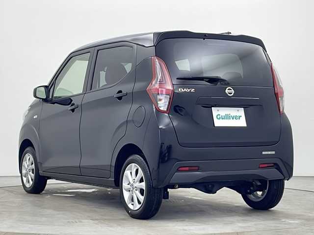 日産 デイズ X 秋田県 2023(令5)年 1.5万km ブラック 4WD/社外ナビ/(Bluetooth/FM/AM)/バックカメラ/衝突被害軽減システム/ふらつき警報/ビークルダイナミクスコントロール(VDC)/アイドリングストップ/プッシュスタート/スマートキー/スペアキー/オートライト/ハロゲンヘッドライト/前後コーナーセンサー/純正アルミホイール/社外フロアマット/ETC/取扱説明書/保証書