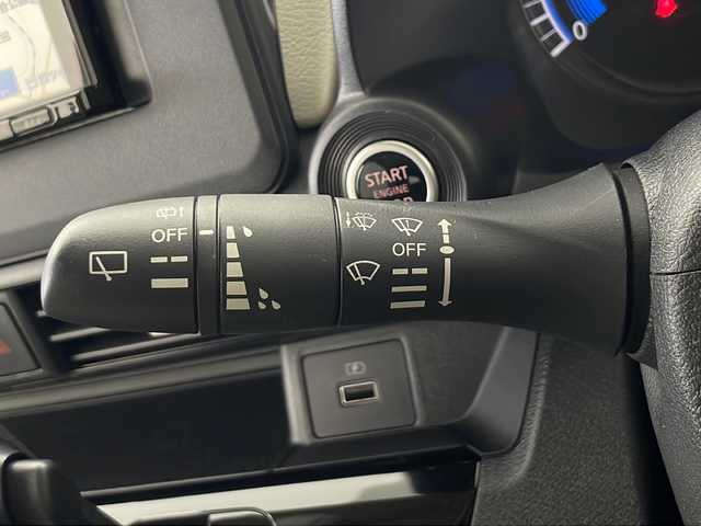 日産 デイズ X 秋田県 2023(令5)年 1.5万km ブラック 4WD/社外ナビ/(Bluetooth/FM/AM)/バックカメラ/衝突被害軽減システム/ふらつき警報/ビークルダイナミクスコントロール(VDC)/アイドリングストップ/プッシュスタート/スマートキー/スペアキー/オートライト/ハロゲンヘッドライト/前後コーナーセンサー/純正アルミホイール/社外フロアマット/ETC/取扱説明書/保証書