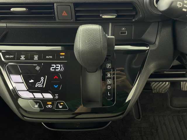 日産 デイズ X 秋田県 2023(令5)年 1.5万km ブラック 4WD/社外ナビ/(Bluetooth/FM/AM)/バックカメラ/衝突被害軽減システム/ふらつき警報/ビークルダイナミクスコントロール(VDC)/アイドリングストップ/プッシュスタート/スマートキー/スペアキー/オートライト/ハロゲンヘッドライト/前後コーナーセンサー/純正アルミホイール/社外フロアマット/ETC/取扱説明書/保証書