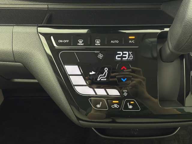 日産 デイズ X 秋田県 2023(令5)年 1.5万km ブラック 4WD/社外ナビ/(Bluetooth/FM/AM)/バックカメラ/衝突被害軽減システム/ふらつき警報/ビークルダイナミクスコントロール(VDC)/アイドリングストップ/プッシュスタート/スマートキー/スペアキー/オートライト/ハロゲンヘッドライト/前後コーナーセンサー/純正アルミホイール/社外フロアマット/ETC/取扱説明書/保証書