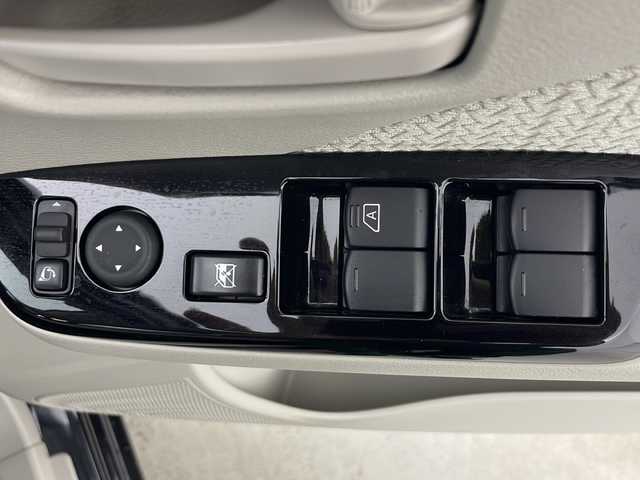 日産 デイズ X 秋田県 2023(令5)年 1.5万km ブラック 4WD/社外ナビ/(Bluetooth/FM/AM)/バックカメラ/衝突被害軽減システム/ふらつき警報/ビークルダイナミクスコントロール(VDC)/アイドリングストップ/プッシュスタート/スマートキー/スペアキー/オートライト/ハロゲンヘッドライト/前後コーナーセンサー/純正アルミホイール/社外フロアマット/ETC/取扱説明書/保証書
