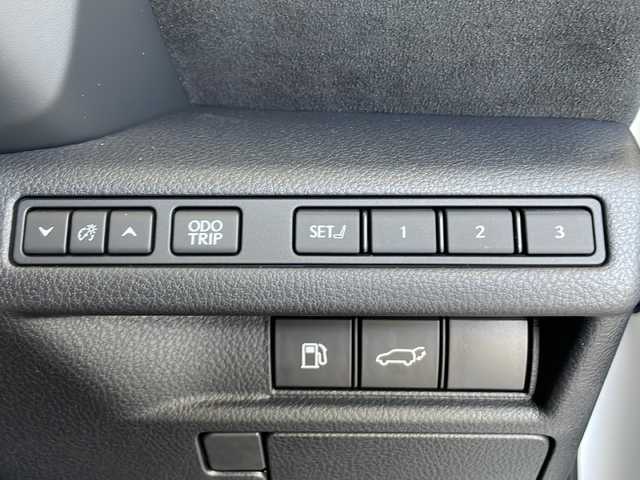 レクサス ＬＢＸ モリゾウ RR 富山県 2024(令6)年 0.3万km パールⅡ 4WD/ワンオーナー/特別仕様車（MorizoRR）/マークレビンソンプレミアムサウンド/LEXUSプロテクションフィルムセット/マルチカラーイルミネーションパッケージ/RR専用鍛造19インチアルミホイール/LEXUS赤キャリパー/ダイナミックターボ/レクサスセーフティシステムプラス/床下透過式パノラミックビューモニター/ブラインドスポットモニター/レーダークルーズコントロール/クリアランスソナー/レーンキープアシスト/パワーバックドア/前後ドライブレコーダー/純正ナビ/フルセグ/ETC2.0/ステアリングヒーター/快適温熱ヒーター