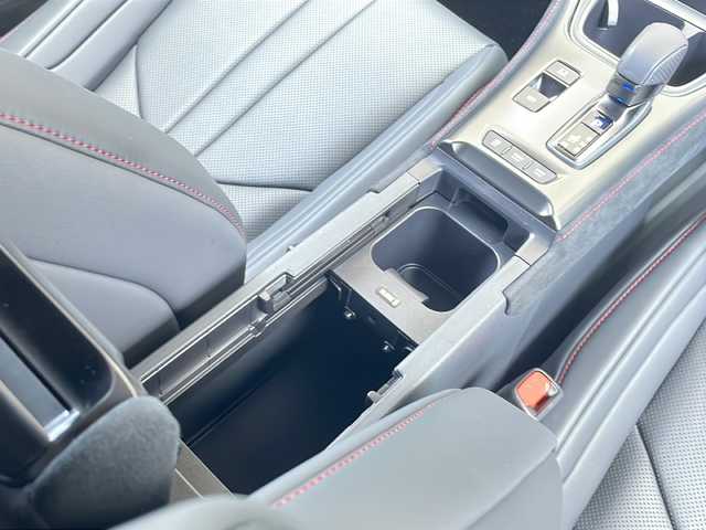 レクサス ＬＢＸ モリゾウ RR 富山県 2024(令6)年 0.3万km パールⅡ 4WD/ワンオーナー/特別仕様車（MorizoRR）/マークレビンソンプレミアムサウンド/LEXUSプロテクションフィルムセット/マルチカラーイルミネーションパッケージ/RR専用鍛造19インチアルミホイール/LEXUS赤キャリパー/ダイナミックターボ/レクサスセーフティシステムプラス/床下透過式パノラミックビューモニター/ブラインドスポットモニター/レーダークルーズコントロール/クリアランスソナー/レーンキープアシスト/パワーバックドア/前後ドライブレコーダー/純正ナビ/フルセグ/ETC2.0/ステアリングヒーター/快適温熱ヒーター
