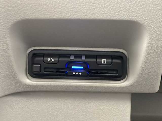 ホンダ Ｎ ＢＯＸ 千葉県 2024(令6)年 0.1万km クリスタルブラックパール Honda CONNECT for Gather ＋ ナビキット/Honda SENSING/フルセグTV/Bluetooth/CD/DVD/バックカメラ/前側ドライブレコーダー/ビルトインETC/シートヒーター/スマートキー/スペアキー/プッシュスタート/追従クルーズコントロール/レーンキープアシスト/衝突軽減ブレーキ/オートマチックハイビーム/LEDヘッドライト