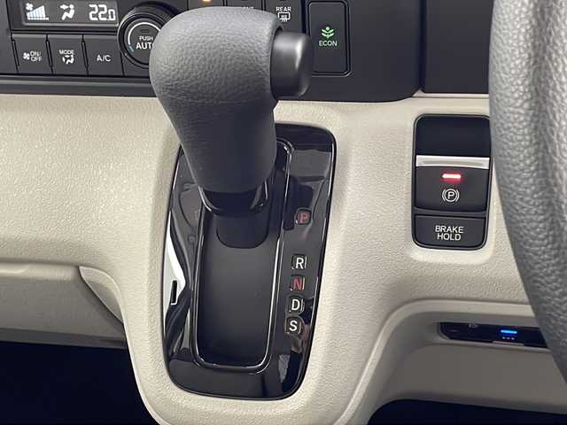 ホンダ Ｎ ＢＯＸ 千葉県 2024(令6)年 0.1万km クリスタルブラックパール Honda CONNECT for Gather ＋ ナビキット/Honda SENSING/フルセグTV/Bluetooth/CD/DVD/バックカメラ/前側ドライブレコーダー/ビルトインETC/シートヒーター/スマートキー/スペアキー/プッシュスタート/追従クルーズコントロール/レーンキープアシスト/衝突軽減ブレーキ/オートマチックハイビーム/LEDヘッドライト