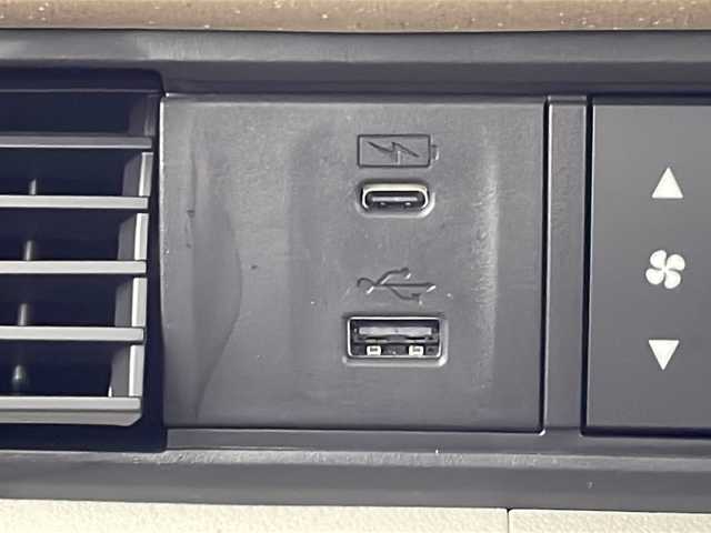 ホンダ Ｎ ＢＯＸ 千葉県 2024(令6)年 0.1万km クリスタルブラックパール Honda CONNECT for Gather ＋ ナビキット/Honda SENSING/フルセグTV/Bluetooth/CD/DVD/バックカメラ/前側ドライブレコーダー/ビルトインETC/シートヒーター/スマートキー/スペアキー/プッシュスタート/追従クルーズコントロール/レーンキープアシスト/衝突軽減ブレーキ/オートマチックハイビーム/LEDヘッドライト