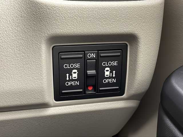 ホンダ Ｎ ＢＯＸ 千葉県 2024(令6)年 0.1万km クリスタルブラックパール Honda CONNECT for Gather ＋ ナビキット/Honda SENSING/フルセグTV/Bluetooth/CD/DVD/バックカメラ/前側ドライブレコーダー/ビルトインETC/シートヒーター/スマートキー/スペアキー/プッシュスタート/追従クルーズコントロール/レーンキープアシスト/衝突軽減ブレーキ/オートマチックハイビーム/LEDヘッドライト