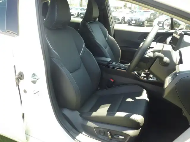 トヨタ プリウス Z 千葉県 2025(令7)年 1万km プラチナホワイトパールマイカ Toyota Safety Sense/・プリクラッシュセーフティ/・レーンディパーチャーアラート/・オートハイビーム/・レーダークルーズコントロール/・ブラインドスポットモニター/純正コネクティッドナビ/地デジTV/【Bluetooth接続】/パノラミックビューモニター/ドライブレコーダー（前後撮影）【TZ-DR210】/運転席パワーシート/革巻きステアリング/ステアリングスイッチ/ステアリングヒーター/ETC（2.0）/LEDヘッドライト/ウインカーミラー/クリアランスソナー/純正19インチアルミホイル/サイド/カーテンエアバッグ/スマートキー