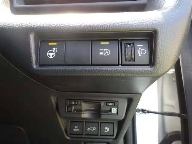 トヨタ プリウス Z 千葉県 2025(令7)年 1万km プラチナホワイトパールマイカ Toyota Safety Sense/・プリクラッシュセーフティ/・レーンディパーチャーアラート/・オートハイビーム/・レーダークルーズコントロール/・ブラインドスポットモニター/純正コネクティッドナビ/地デジTV/【Bluetooth接続】/パノラミックビューモニター/ドライブレコーダー（前後撮影）【TZ-DR210】/運転席パワーシート/革巻きステアリング/ステアリングスイッチ/ステアリングヒーター/ETC（2.0）/LEDヘッドライト/ウインカーミラー/クリアランスソナー/純正19インチアルミホイル/サイド/カーテンエアバッグ/スマートキー